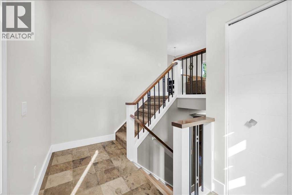 16207 Shawfield Drive SW, Calgary, Alberta  t2y 2v7 - Photo 4 - A2317031