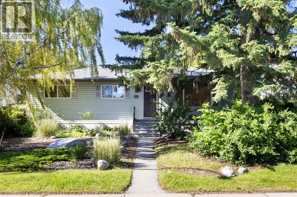 69 Winslow Crescent SW, Calgary, Alberta  T3C 2R3 - Photo 2 - A2326413