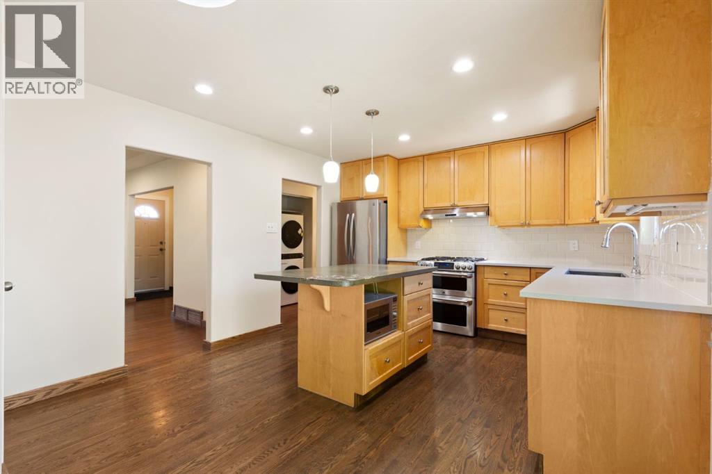 69 Winslow Crescent SW, Calgary, Alberta  T3C 2R3 - Photo 7 - A2326413