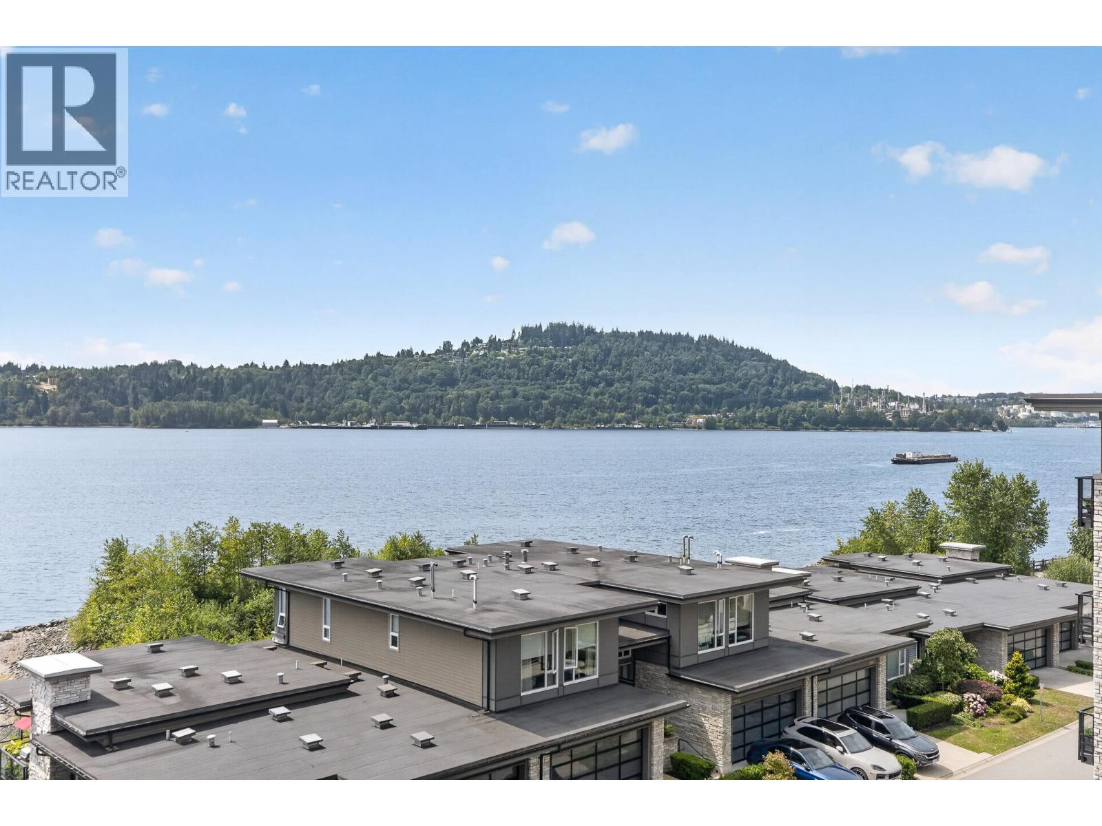 402 3911 CATES LANDING WAY, North Vancouver, British Columbia