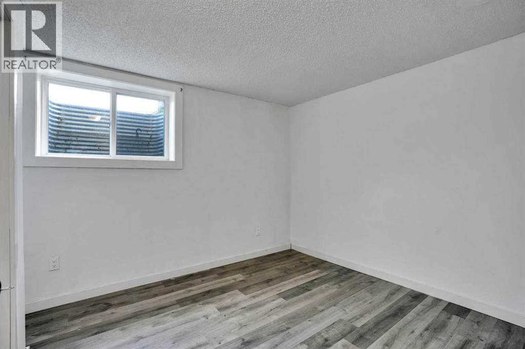 1015 Maitland Way NE, Calgary, Alberta  T2A 5K5 - Photo 36 - A2333023