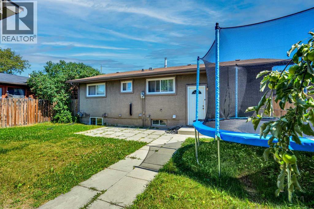1015 Maitland Way NE, Calgary, Alberta  T2A 5K5 - Photo 46 - A2333023