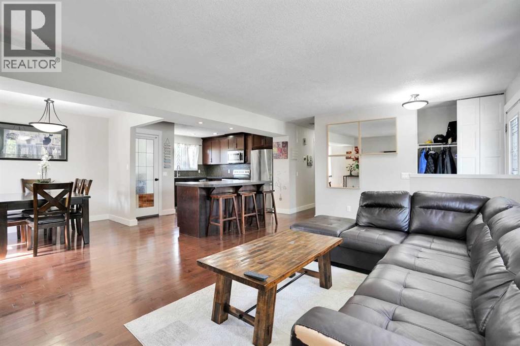 1015 Maitland Way NE, Calgary, Alberta  T2A 5K5 - Photo 14 - A2333023