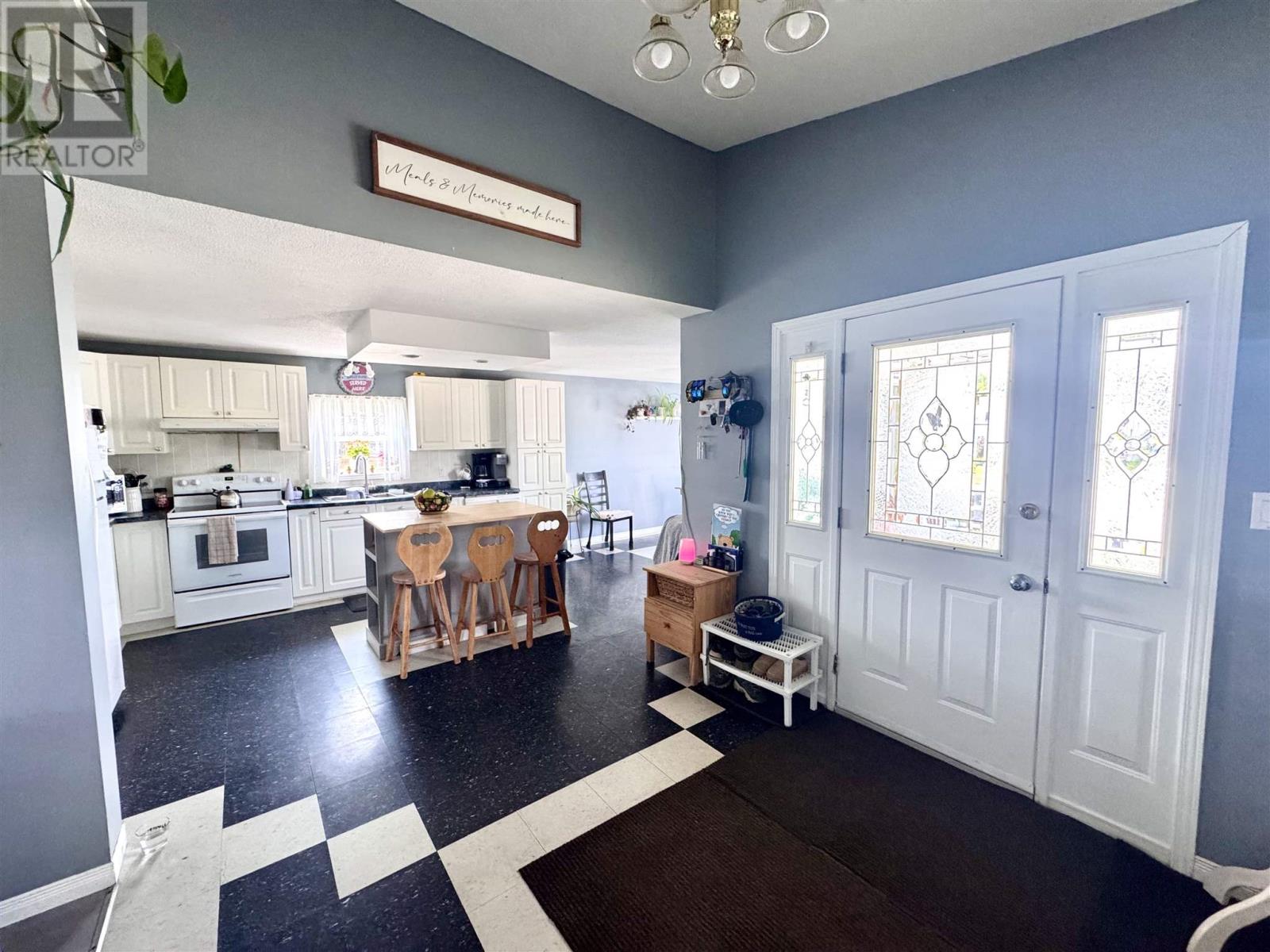 617 Des Noisettes Rue, Dubreuiville, Ontario  P0S 1B0 - Photo 3 - SM262044
