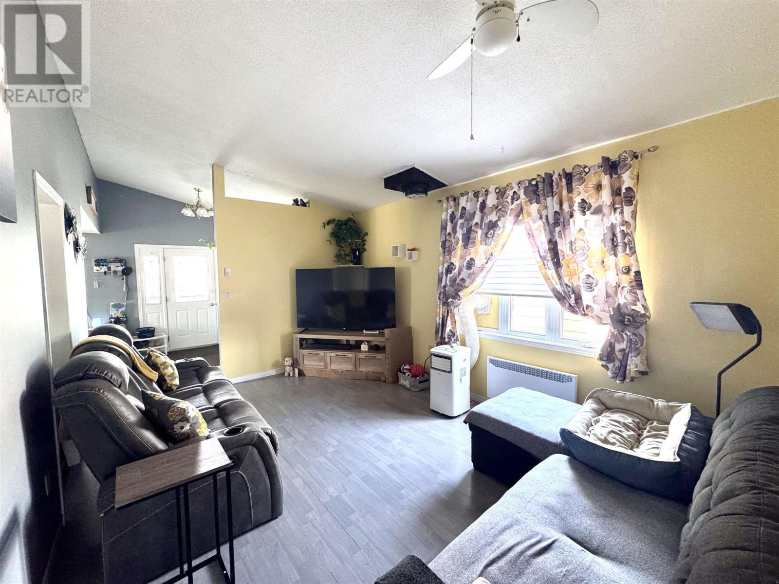 617 Des Noisettes Rue, Dubreuiville, Ontario  P0S 1B0 - Photo 5 - SM262044