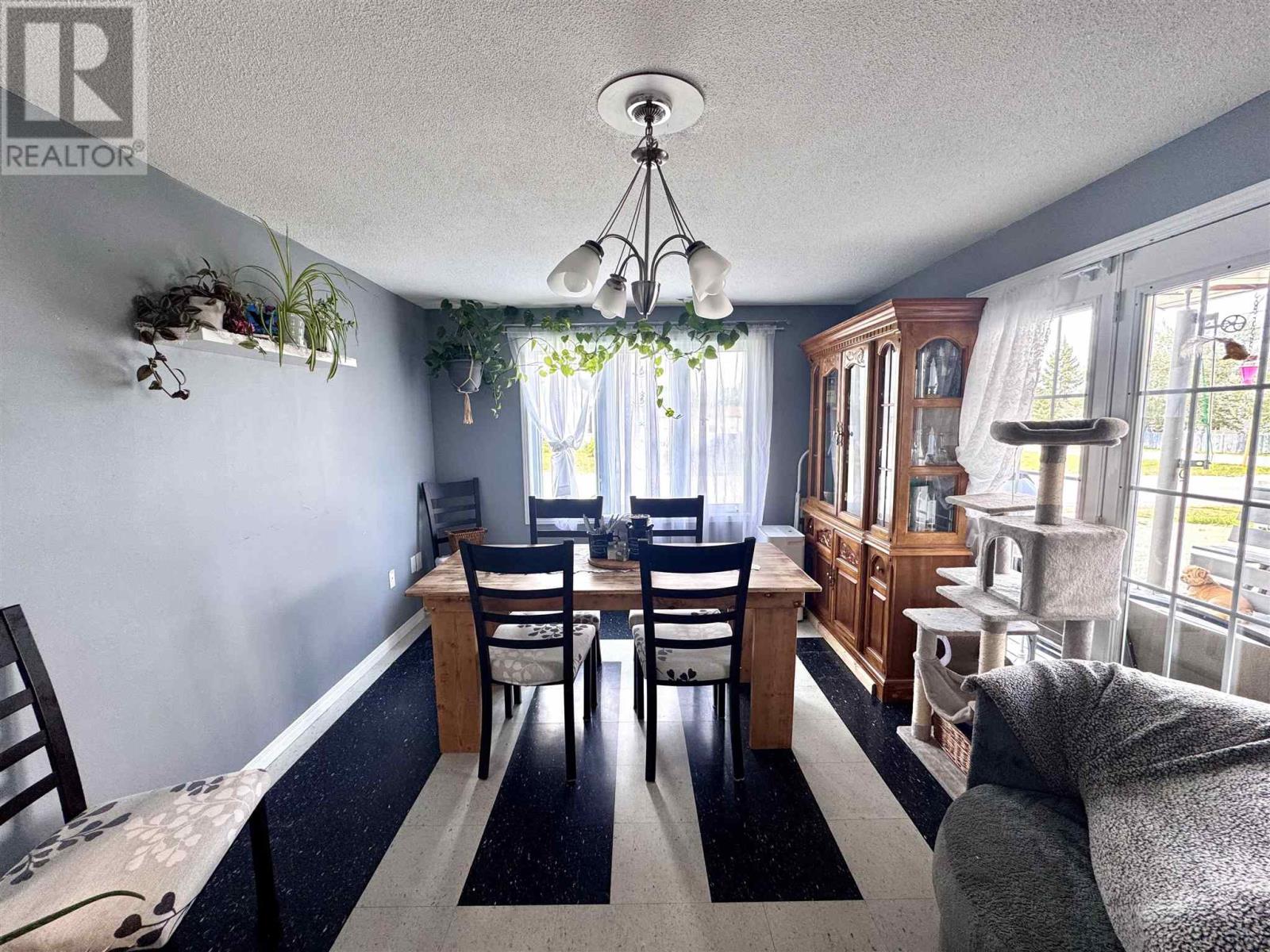 617 Des Noisettes Rue, Dubreuiville, Ontario  P0S 1B0 - Photo 7 - SM262044