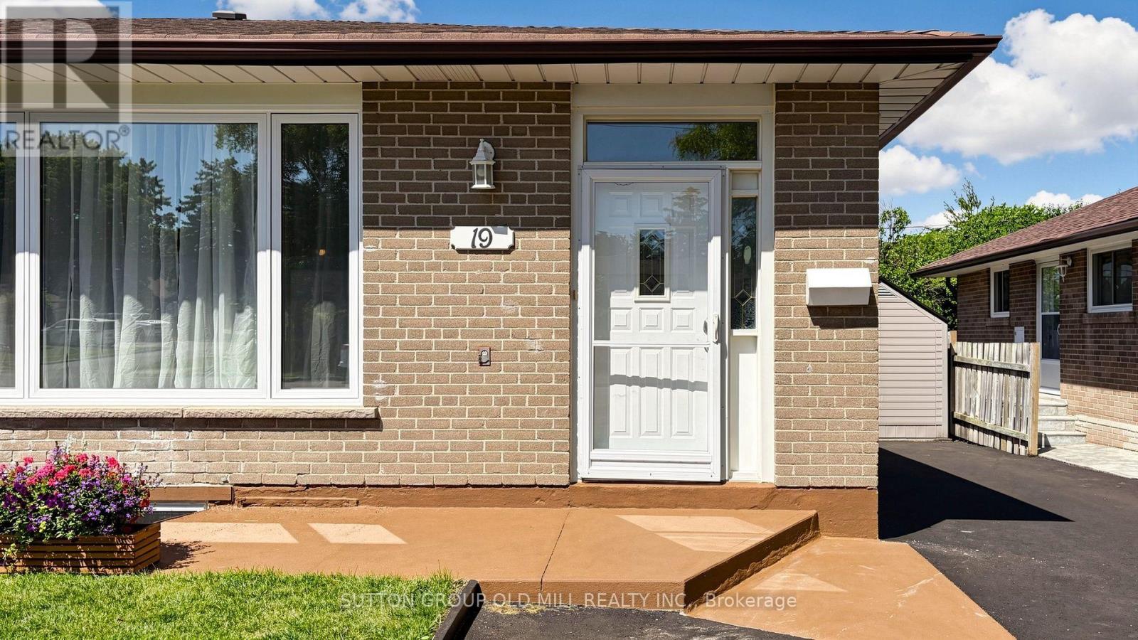 19 Ascot Avenue, Brampton, Ontario  L6T 2P3 - Photo 5 - W13539032