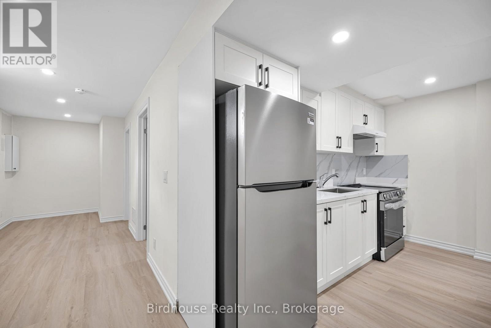 Unit#b - 108 Lindsay Street S, Kawartha Lakes, Ontario  K9V 2M6 - Photo 3 - X13635838