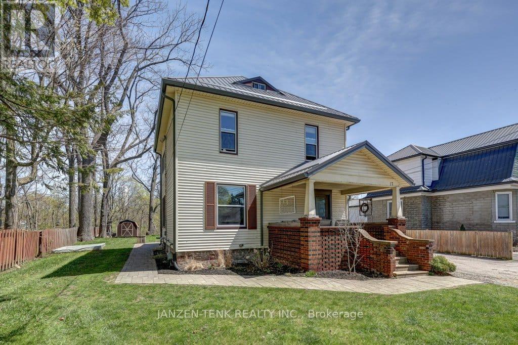 17 Oak Street, Aylmer, Ontario  N5H 1G3 - Photo 1 - X13635966