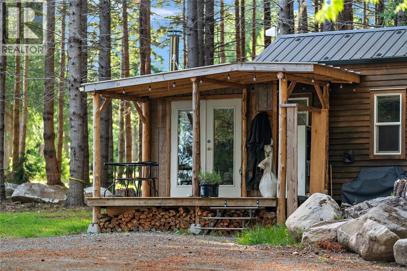377 Evergreen Lane, Sidney Island, British Columbia  V8L 5Y9 - Photo 3 - 1038991