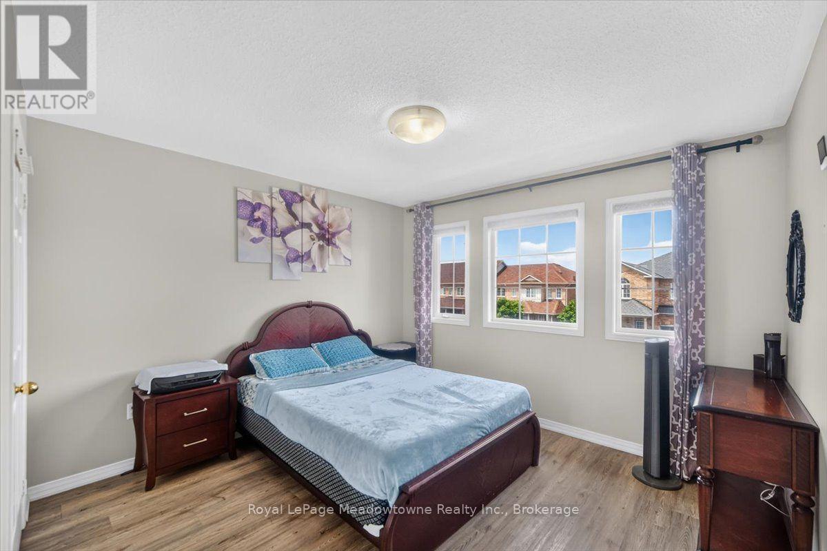 1138 Charlton Way, Milton (De Dempsey), Ontario  L9T 5Y8 - Photo 9 - W13635906