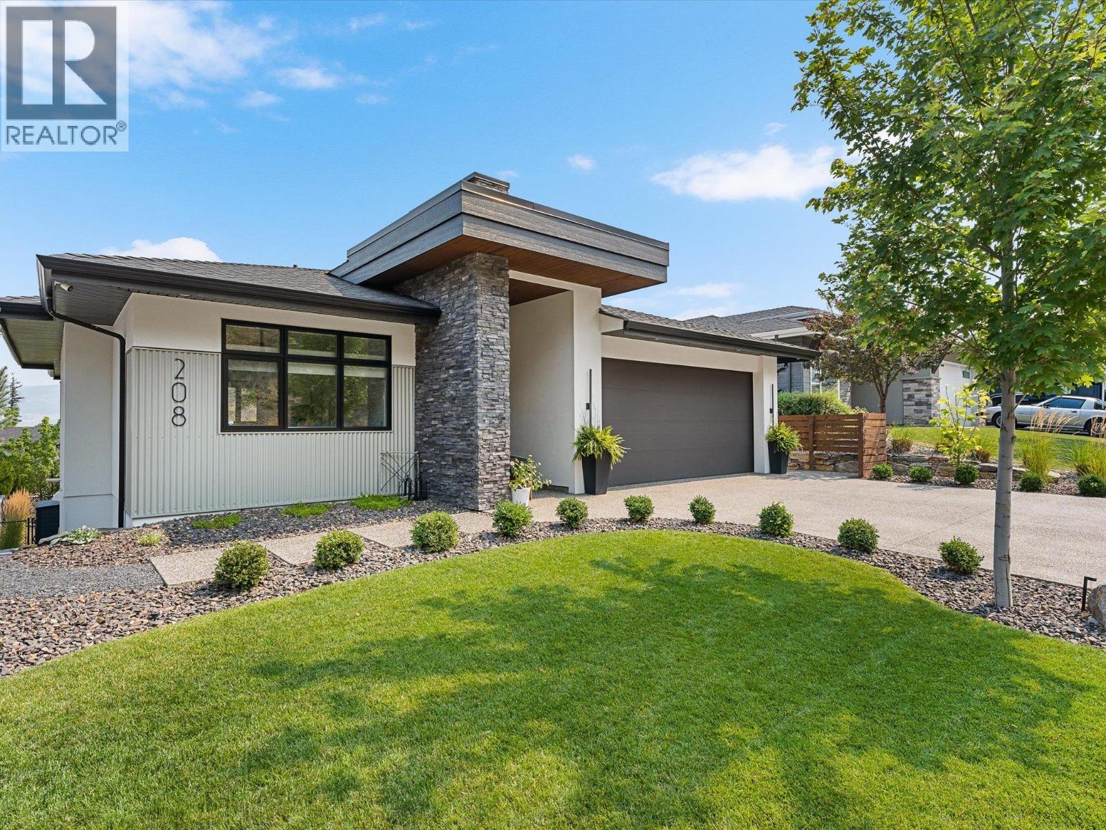 208 Skyland Drive, Kelowna, British Columbia