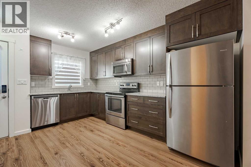 202, 2400 Ravenswood View SE, airdrie, Alberta