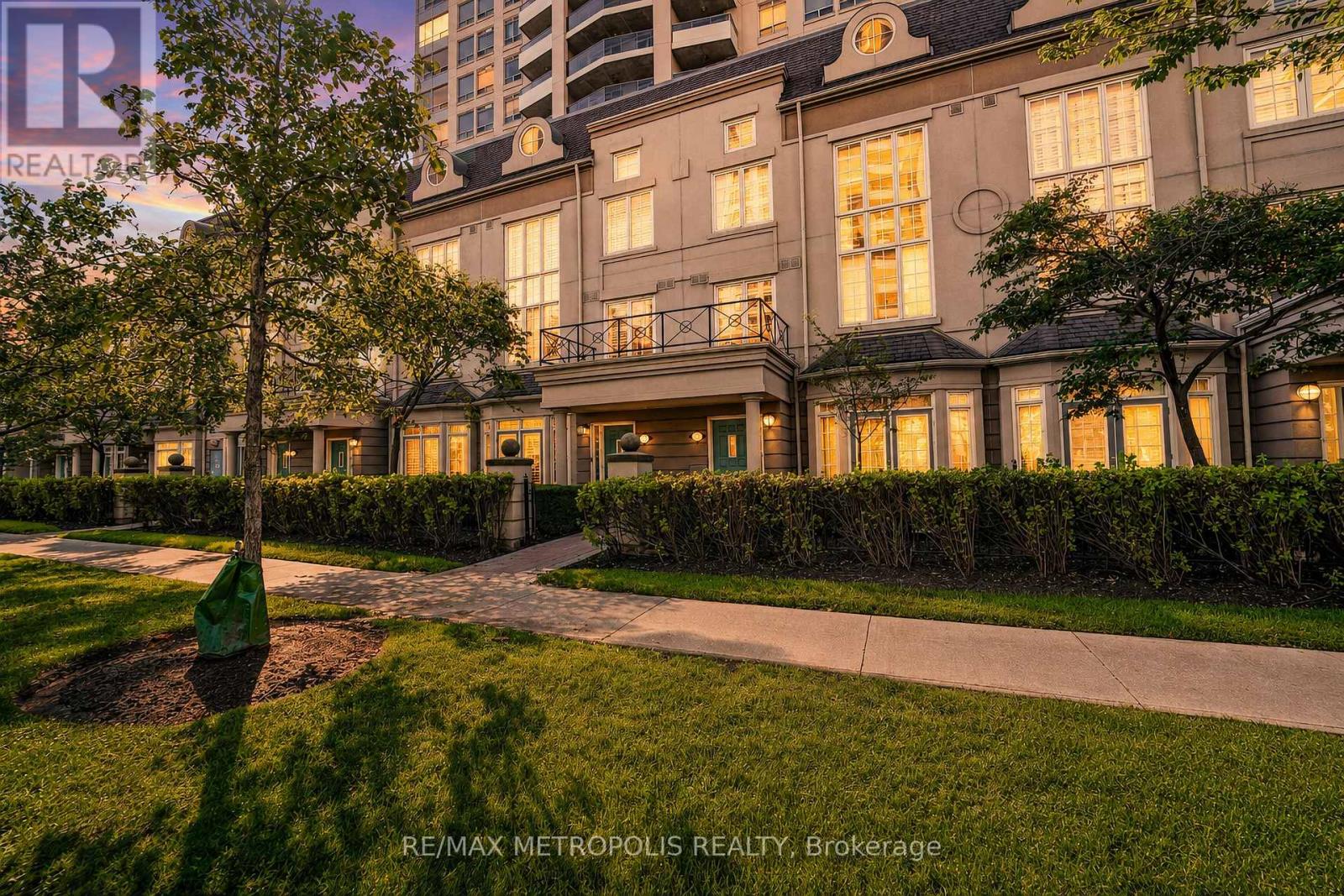 Th13 - 3 Rean Drive, Toronto, Ontario  M2K 3C2 - Photo 3 - C13635884