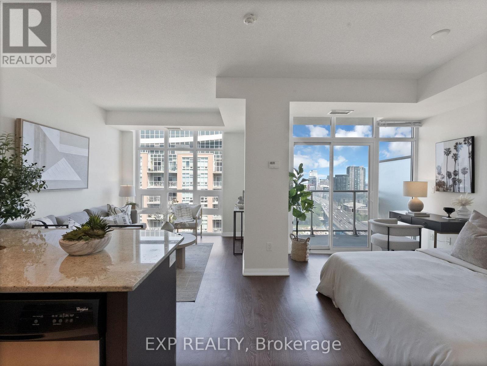 2202 - 75 East Liberty Street, Toronto (Niagara), Ontario  M6K 3R3 - Photo 13 - C13635992