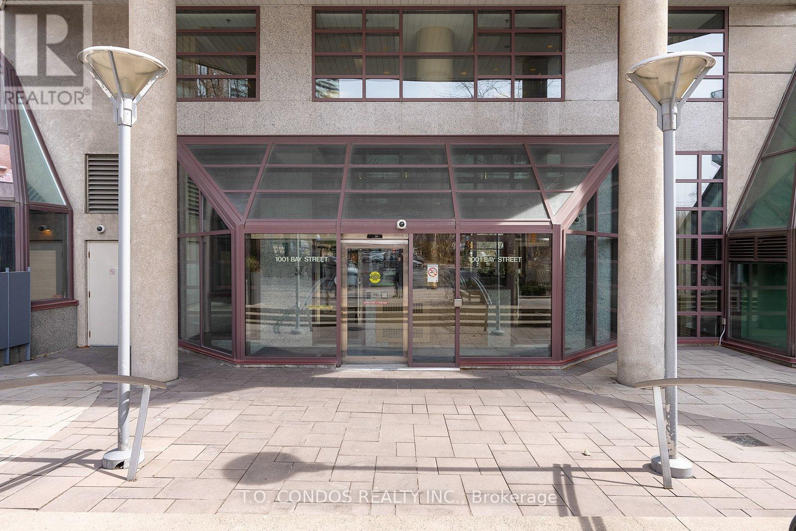 809 - 1001 Bay Street, Toronto, Ontario  M5S 3A6 - Photo 2 - C13636018