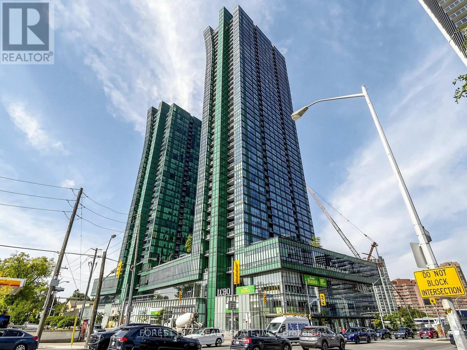 <div class="slider-price">$680,000</div><p>2008 - 9 Bogert Avenue, Toronto, Ontario</p>