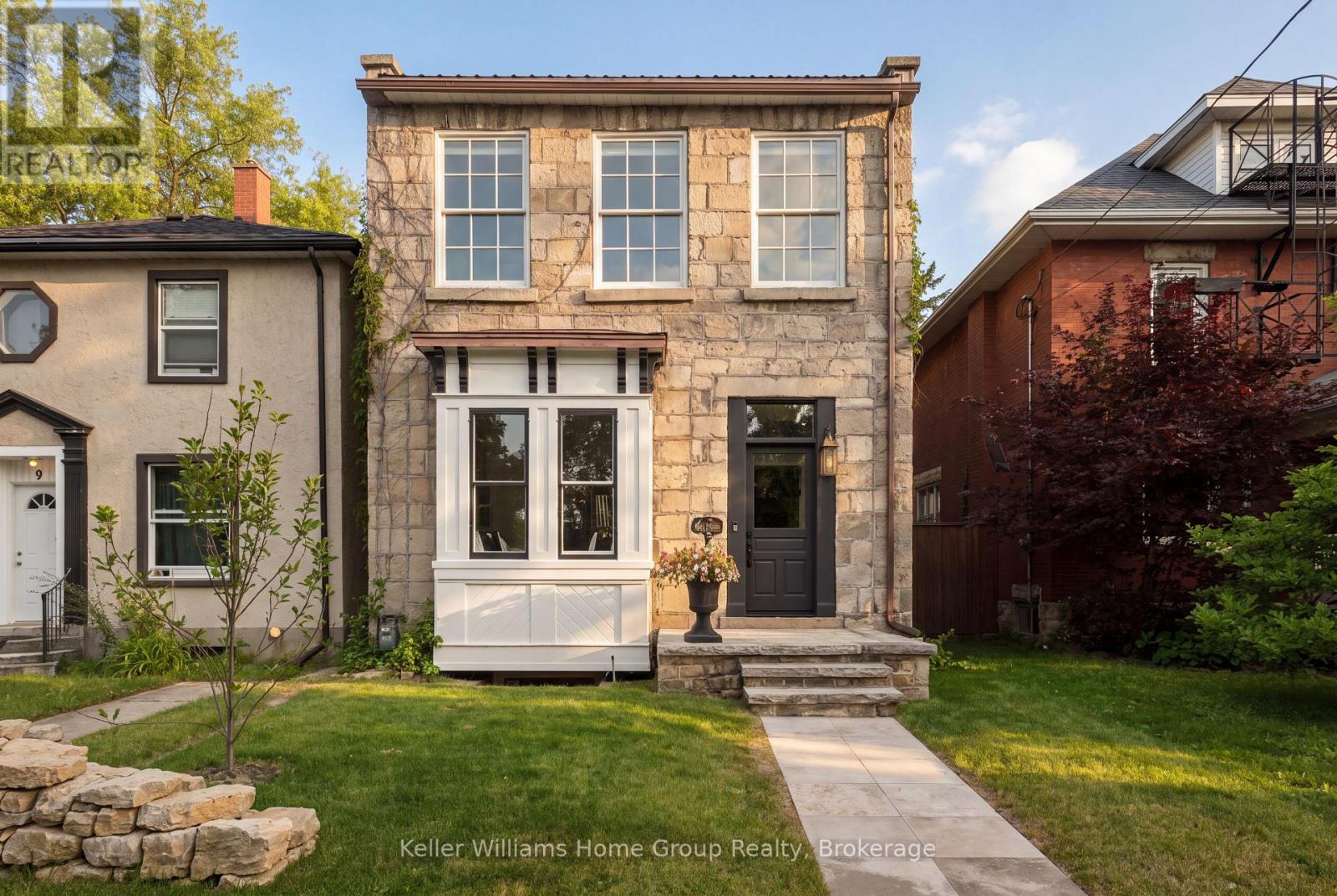 7 WATERLOO AVENUE, Guelph, Ontario