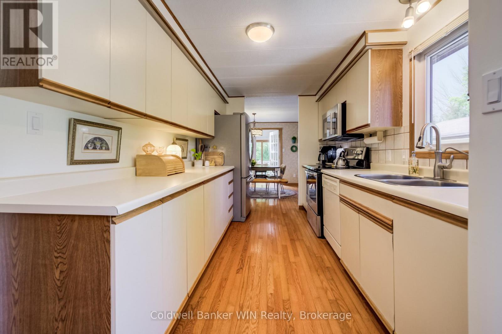 9 Cardinal Street, Brockton, Ontario  N0G 2V0 - Photo 12 - X13636004