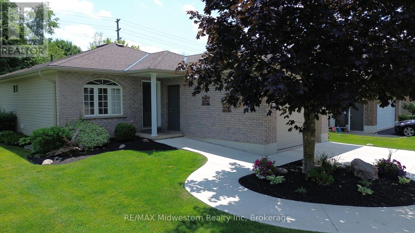 380 Havelock Avenue S, North Perth, Ontario  N4W 3T4 - Photo 2 - X13636122