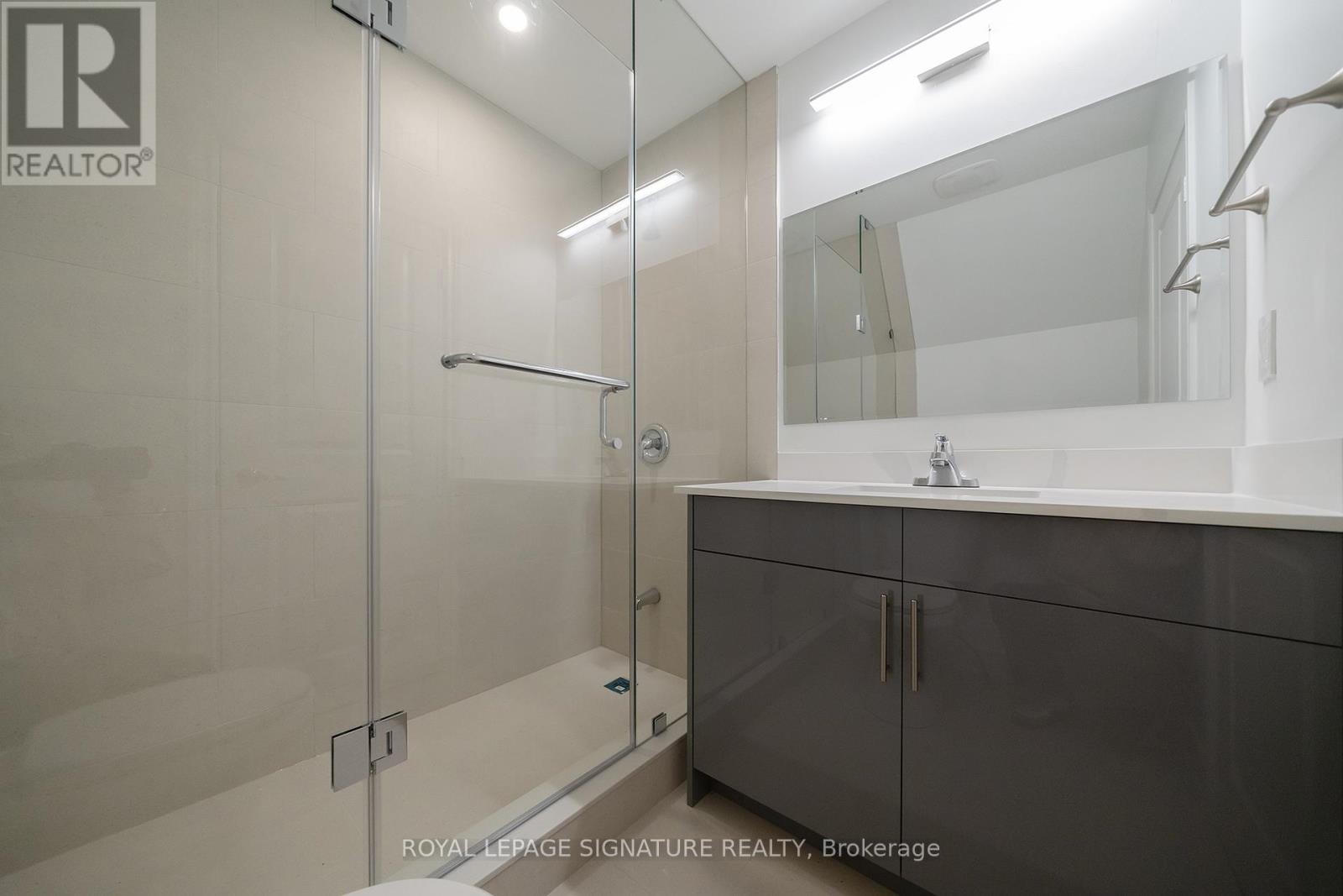 3 - 2052 Pharmacy Avenue, Toronto, Ontario  M1T 1H8 - Photo 10 - E13635846