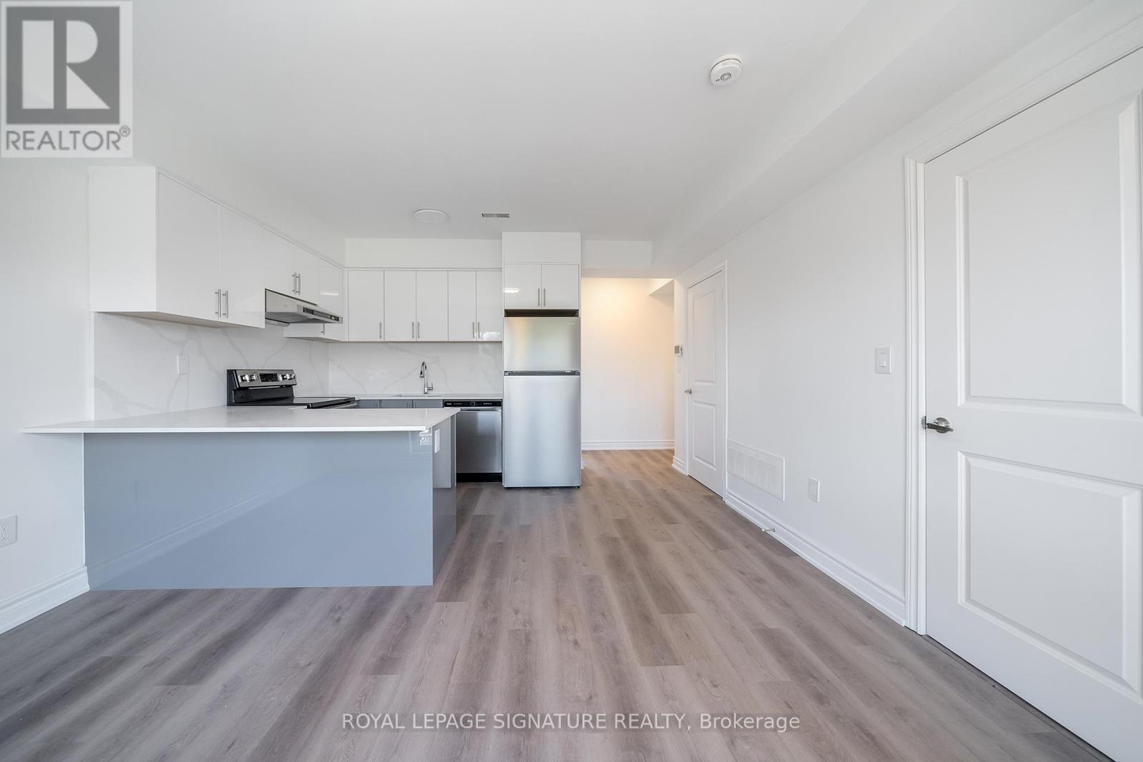 3 - 2052 Pharmacy Avenue, Toronto, Ontario  M1T 1H8 - Photo 3 - E13635846