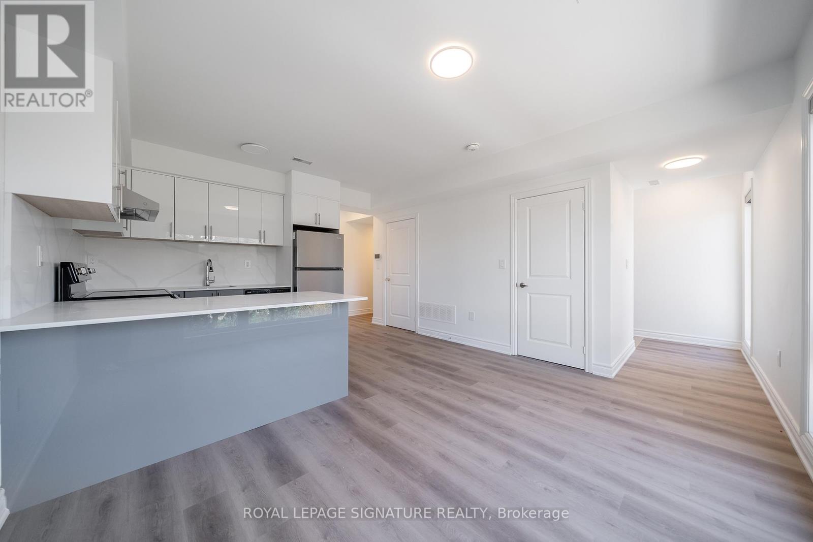 3 - 2052 Pharmacy Avenue, Toronto, Ontario  M1T 1H8 - Photo 4 - E13635846