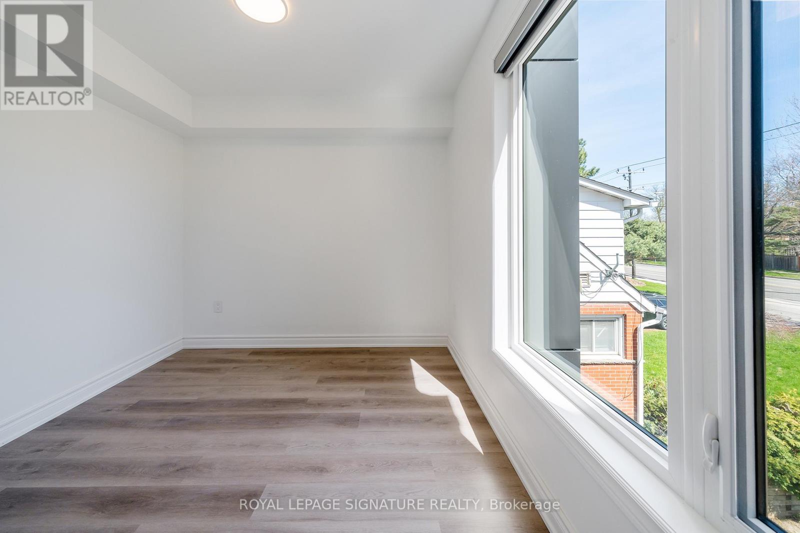 3 - 2052 Pharmacy Avenue, Toronto, Ontario  M1T 1H8 - Photo 5 - E13635846