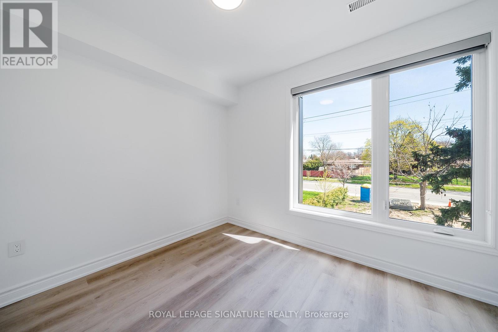 3 - 2052 Pharmacy Avenue, Toronto, Ontario  M1T 1H8 - Photo 6 - E13635846
