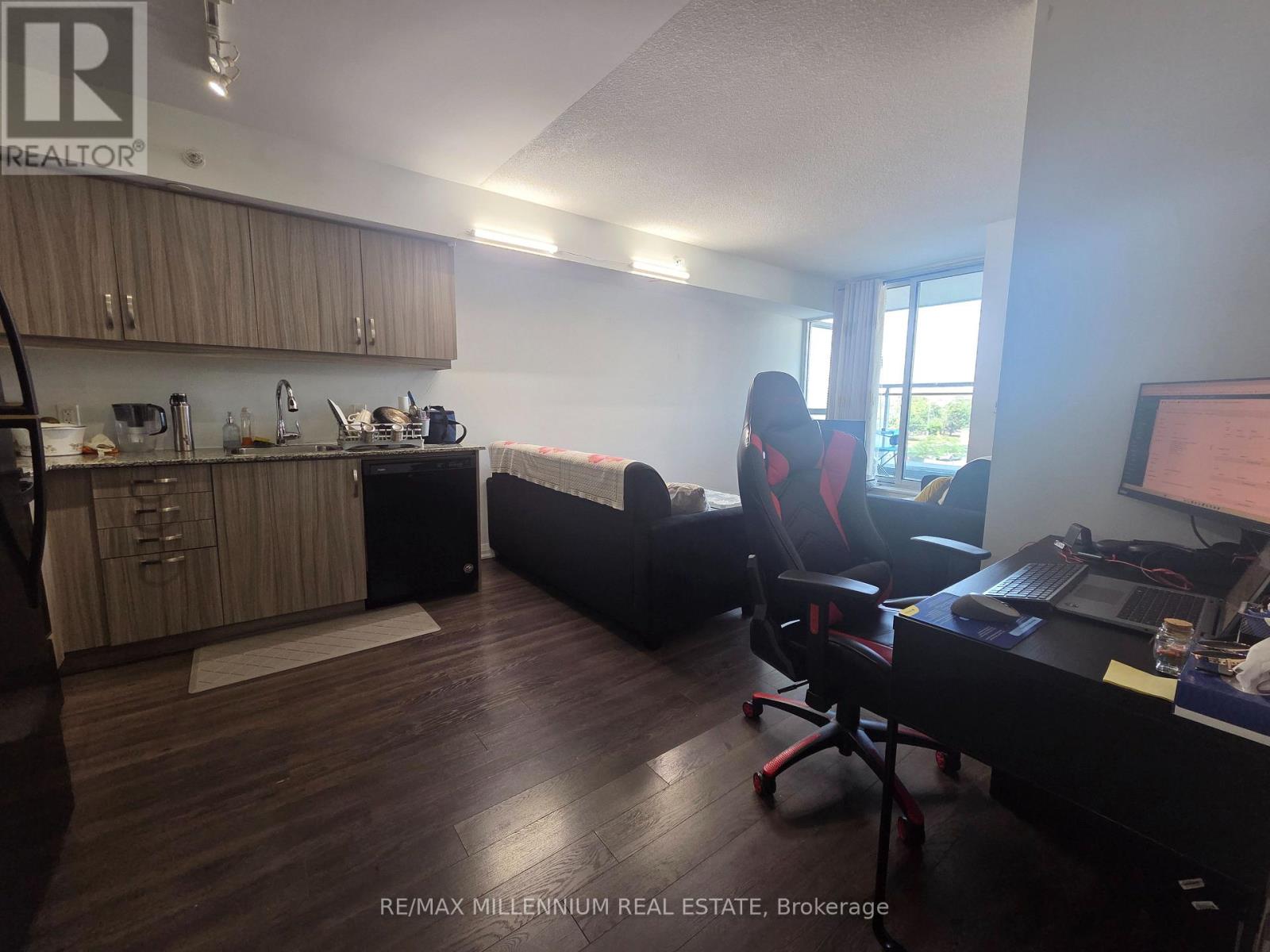 214 - 30 Meadowglen Place, Toronto, Ontario  M1G 0A6 - Photo 4 - E13635850