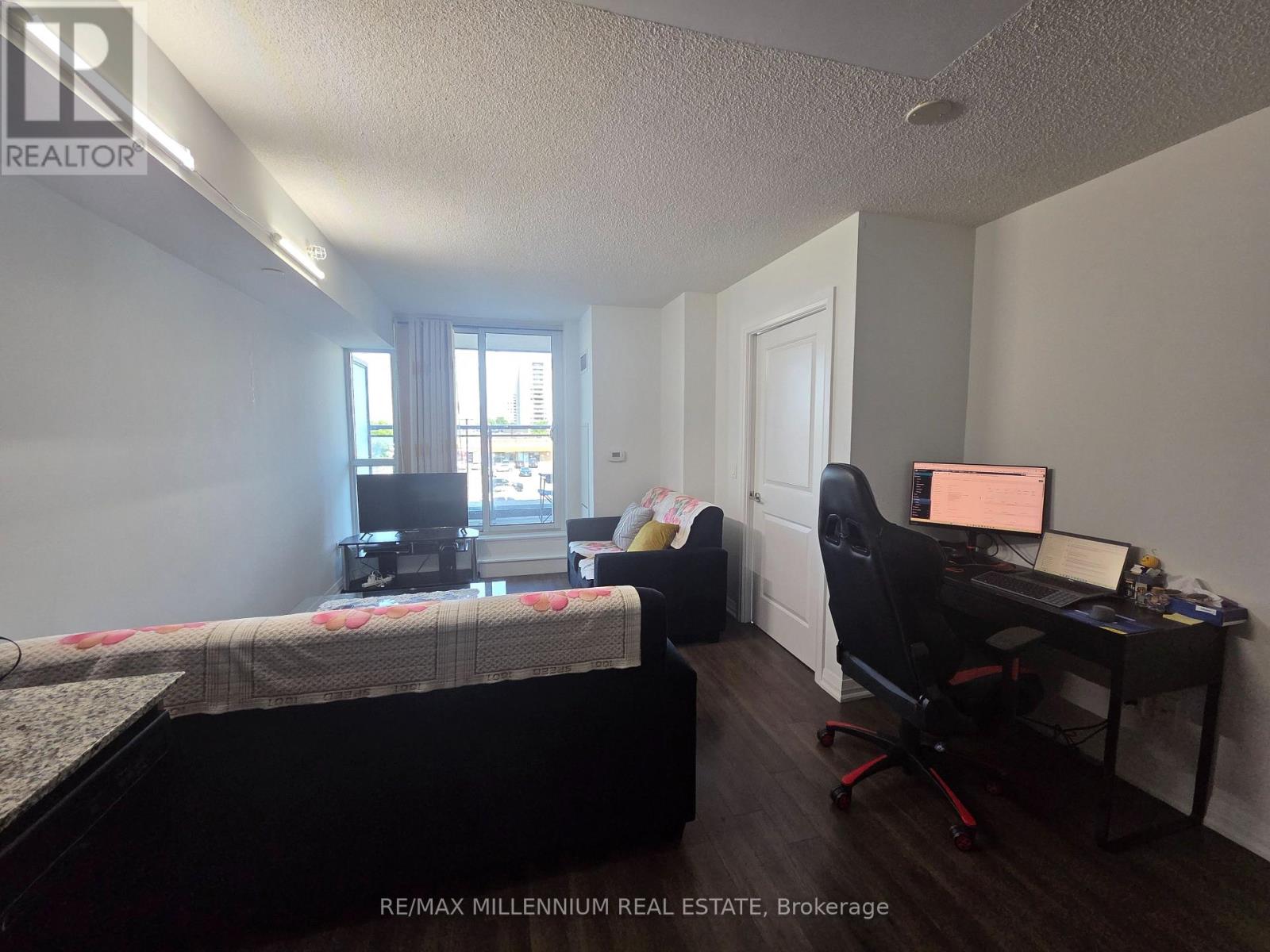 214 - 30 Meadowglen Place, Toronto, Ontario  M1G 0A6 - Photo 5 - E13635850