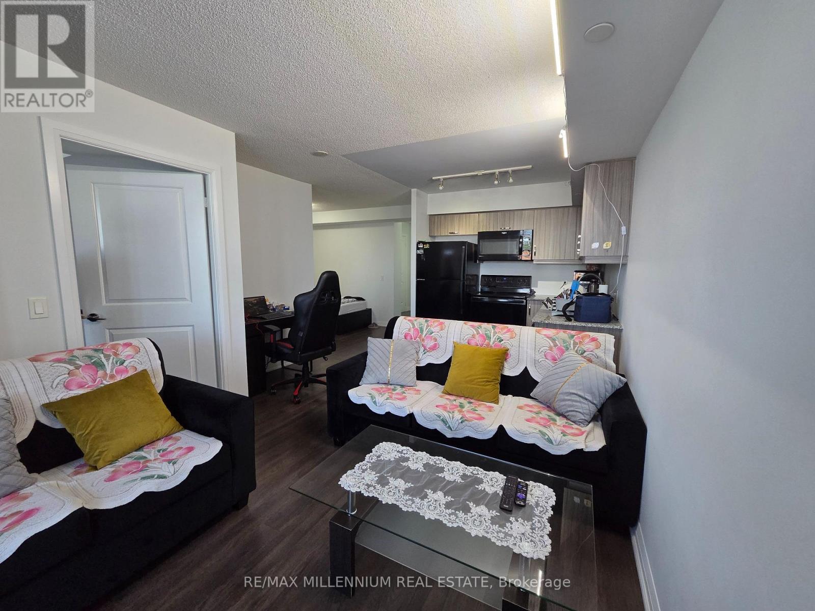 214 - 30 Meadowglen Place, Toronto, Ontario  M1G 0A6 - Photo 7 - E13635850