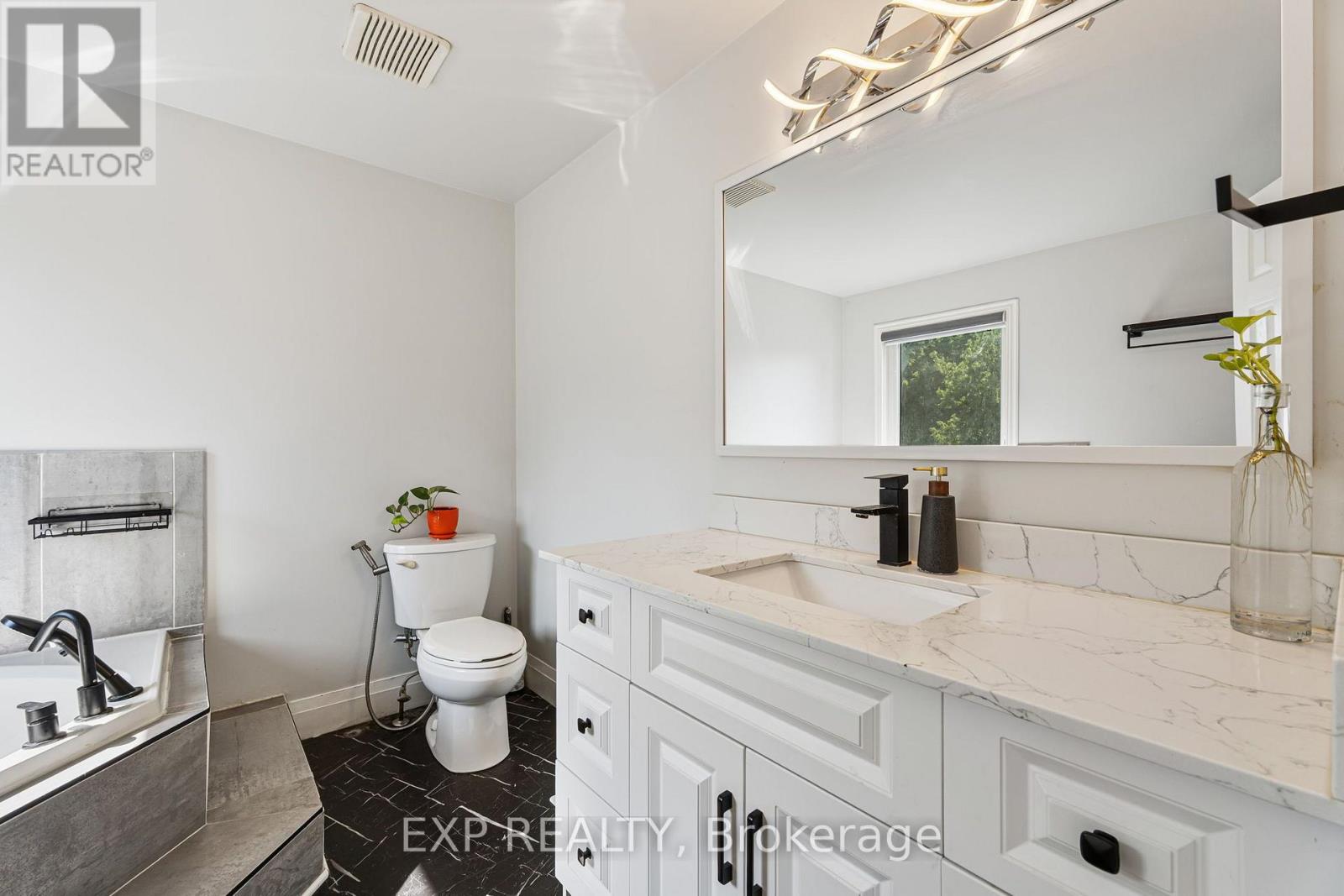 10 Elephant Hill Drive, Clarington, Ontario  L1C 4M5 - Photo 32 - E13635960