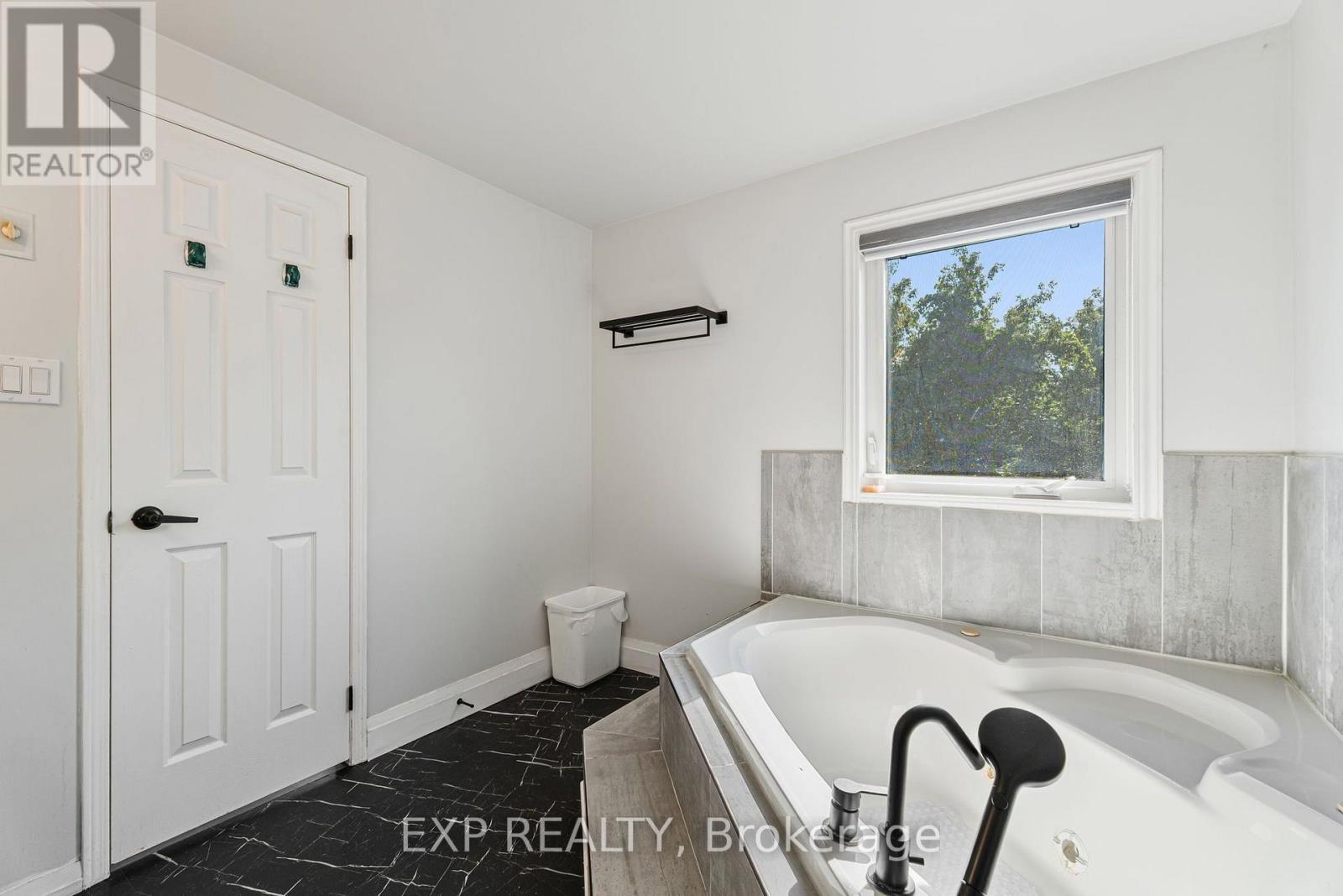 10 Elephant Hill Drive, Clarington, Ontario  L1C 4M5 - Photo 34 - E13635960