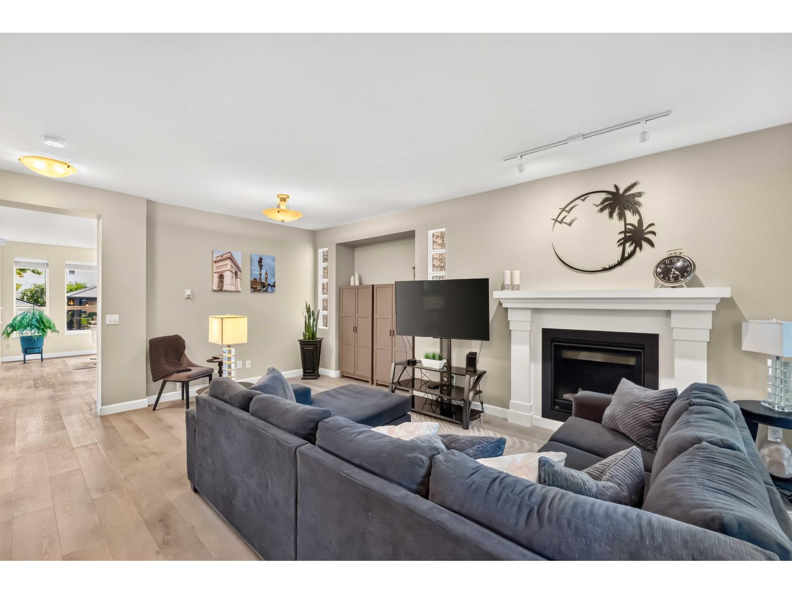 8675 206b Street, Langley, British Columbia  V1M 3X5 - Photo 8 - R3152308