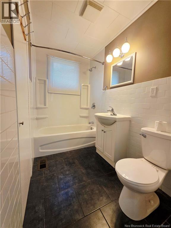 123 Cambridge Street, Woodstock, New Brunswick  E7M 1E1 - Photo 14 - NB142219