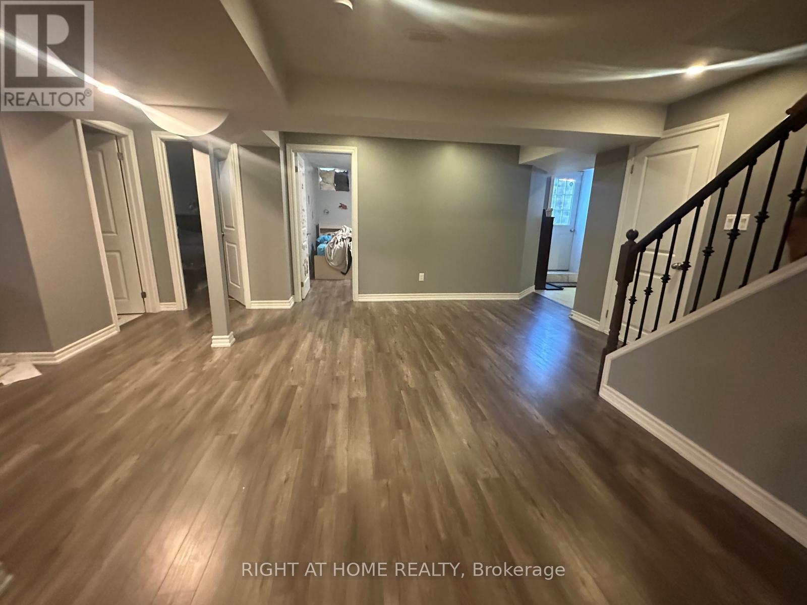 677 Mcgregor   Farm Trail, Newmarket, Ontario  L3X 0H3 - Photo 6 - N13635852