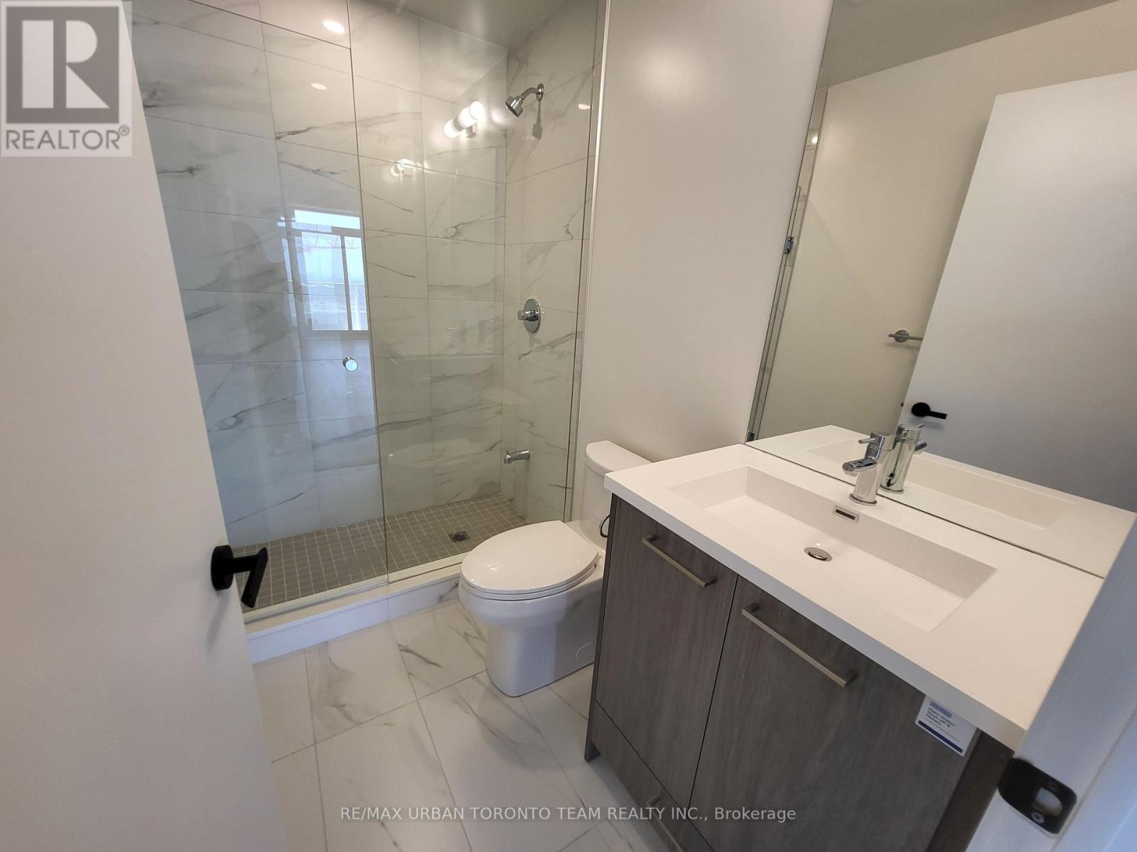 1612 - 28 Interchange Way, Vaughan, Ontario  L4K 0P8 - Photo 8 - N13636052