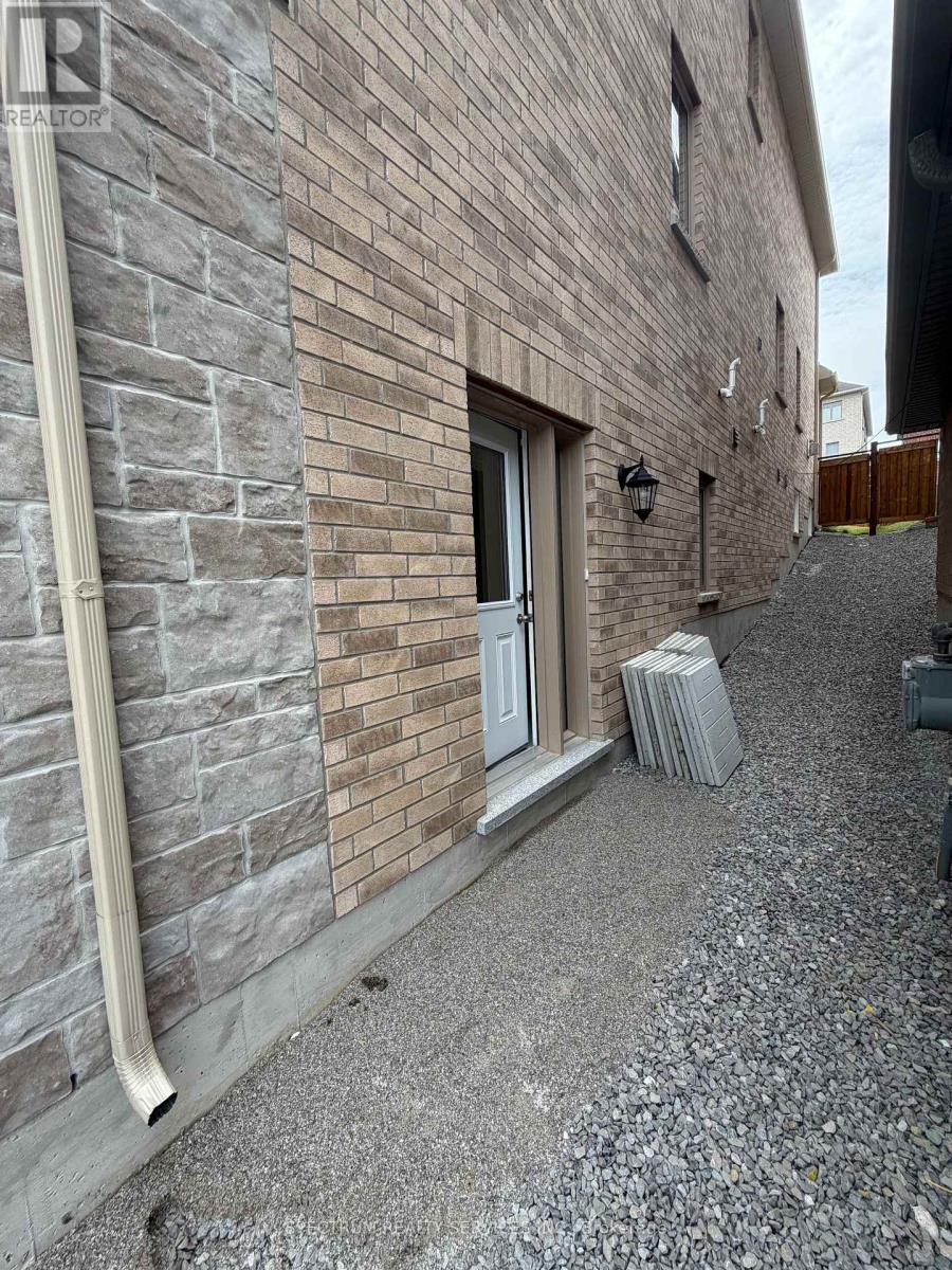 177 Rowe Street, Bradford West Gwillimbury (Bond Head), Ontario  L3Z 4N2 - Photo 3 - N13636088