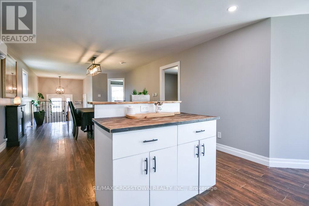 461 Barnes Avenue, Tay, Ontario  L0K 1R0 - Photo 11 - S13635900