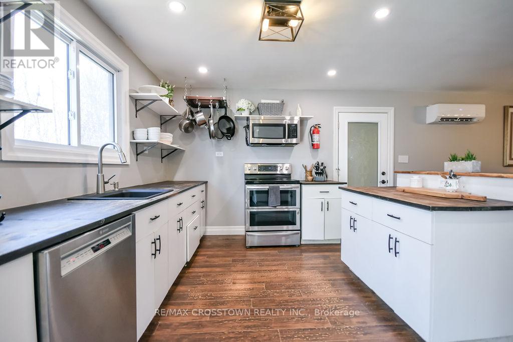 461 Barnes Avenue, Tay, Ontario  L0K 1R0 - Photo 15 - S13635900