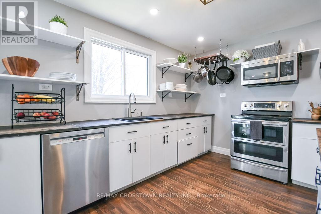 461 Barnes Avenue, Tay, Ontario  L0K 1R0 - Photo 16 - S13635900