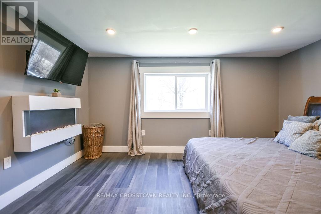 461 Barnes Avenue, Tay, Ontario  L0K 1R0 - Photo 19 - S13635900