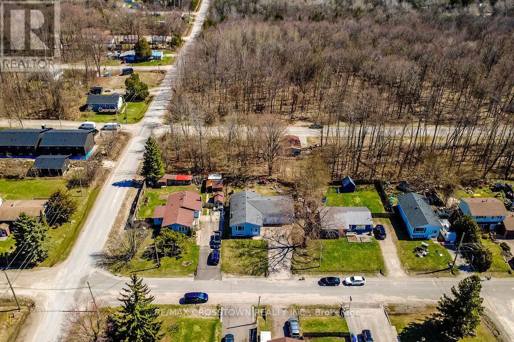 461 Barnes Avenue, Tay, Ontario  L0K 1R0 - Photo 2 - S13635900