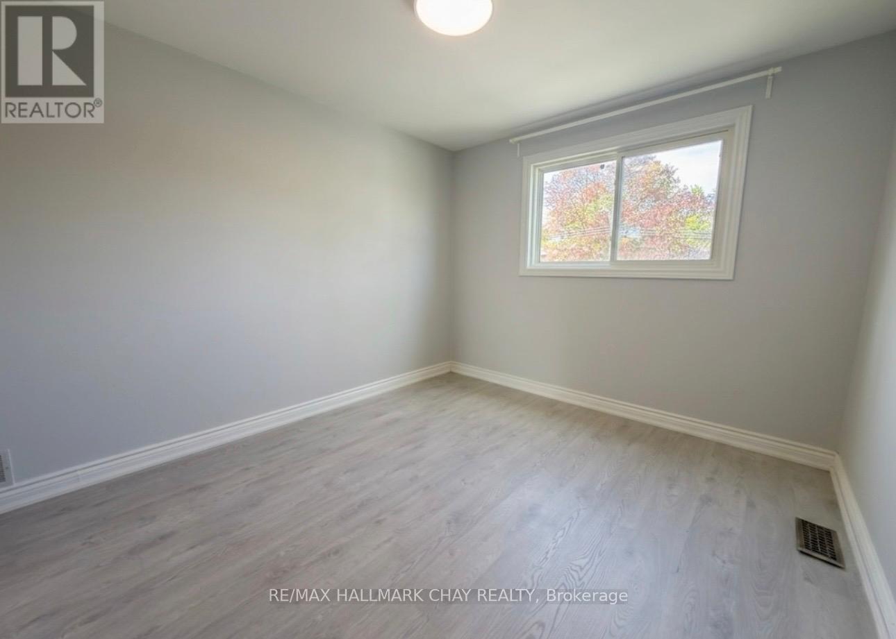 19 Carol Road, Barrie (Allandale Heights), Ontario  L4N 3P6 - Photo 14 - S13636020