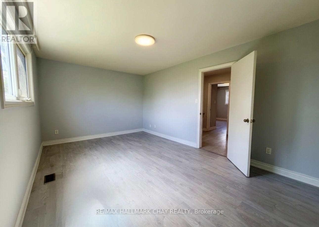19 Carol Road, Barrie (Allandale Heights), Ontario  L4N 3P6 - Photo 16 - S13636020