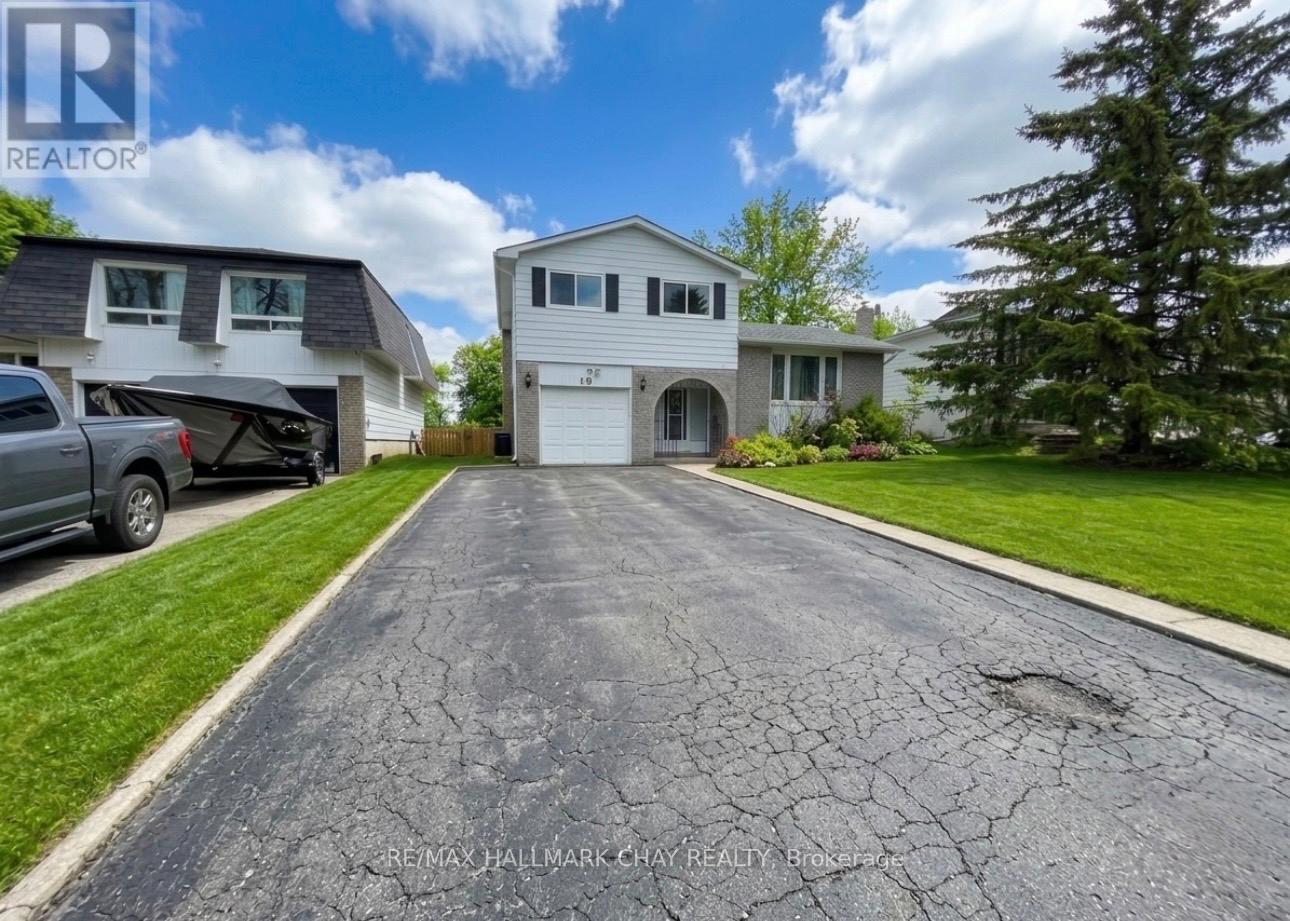 19 Carol Road, Barrie (Allandale Heights), Ontario  L4N 3P6 - Photo 2 - S13636020