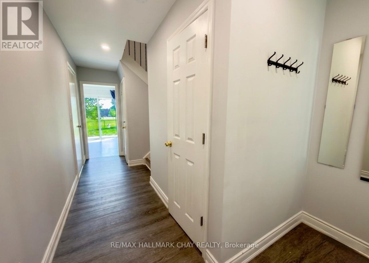 19 Carol Road, Barrie (Allandale Heights), Ontario  L4N 3P6 - Photo 3 - S13636020