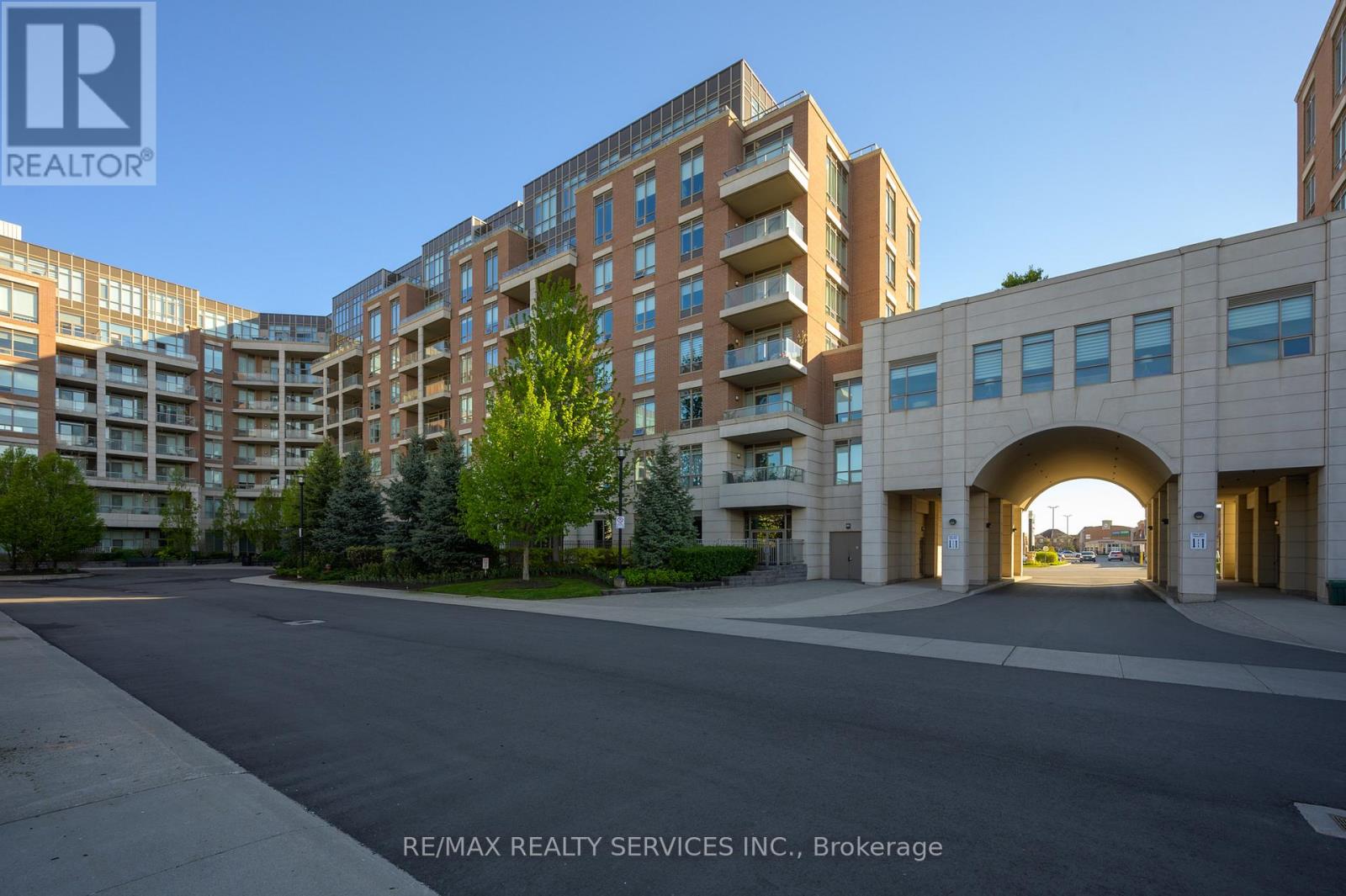 624 - 2480 Prince Michael Drive, Oakville (Jc Joshua Creek), Ontario  L6H 0H1 - Photo 2 - W13635872