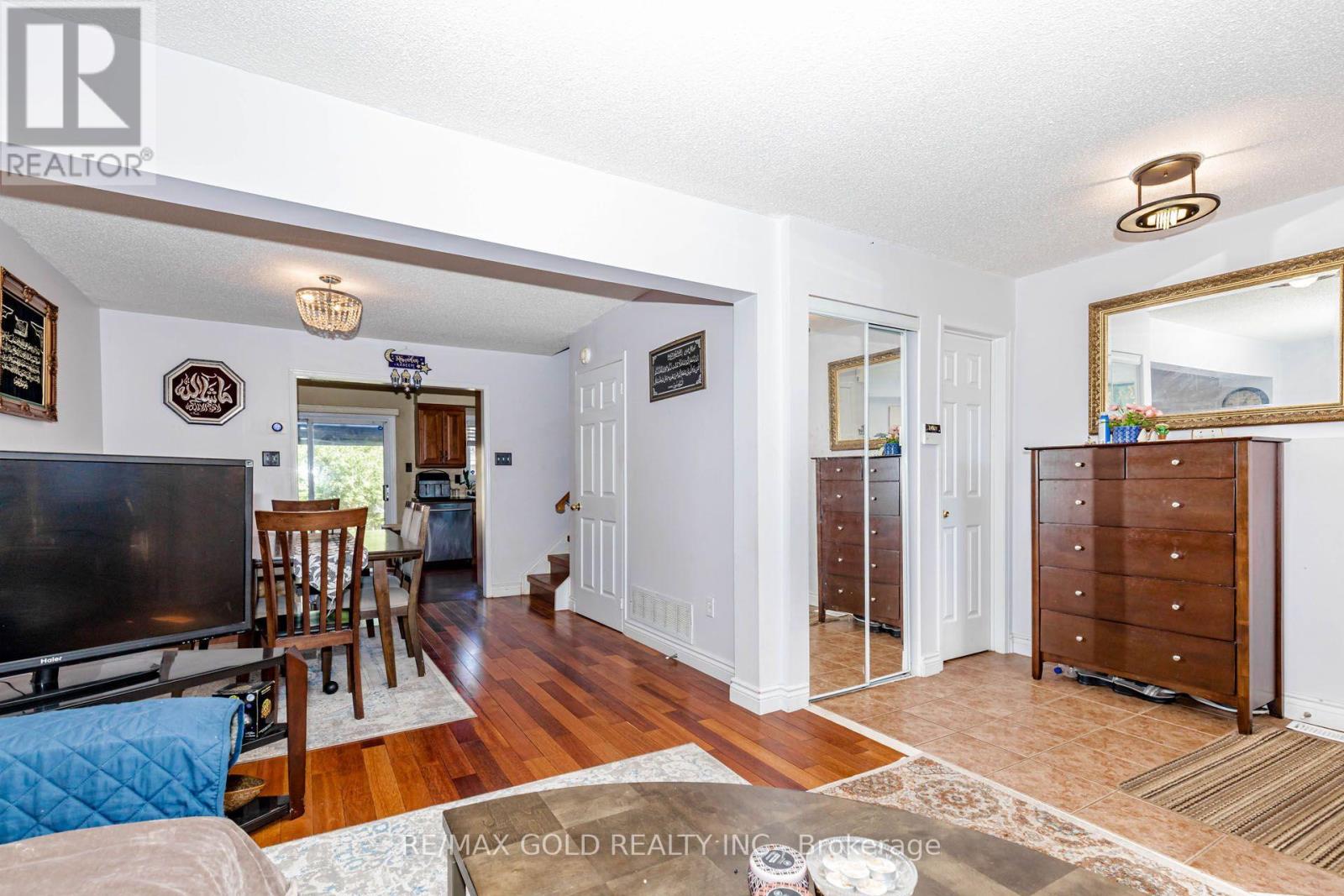 12 Mccleave Crescent, Brampton, Ontario  L6Y 4Z6 - Photo 10 - W13635876